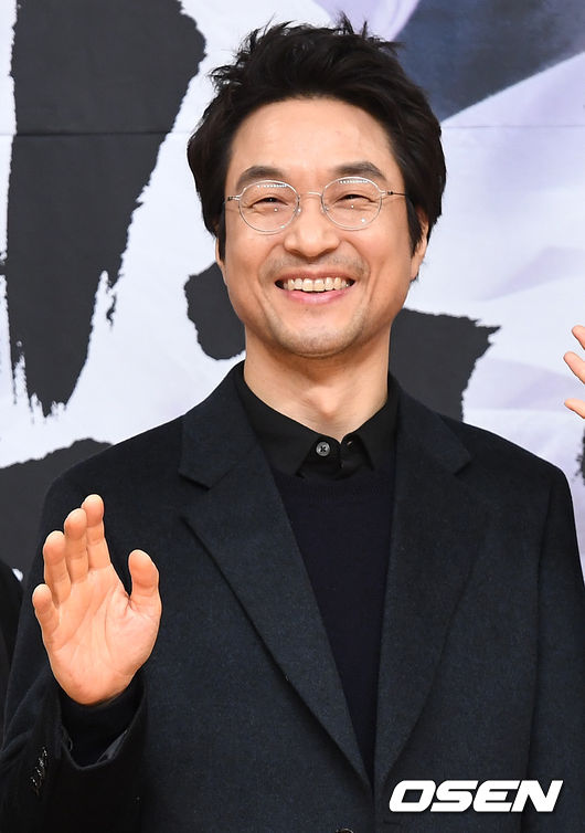 배우 한석규가 참석해 포토타임을 하고 있다. /dreamer@osen.co.kr