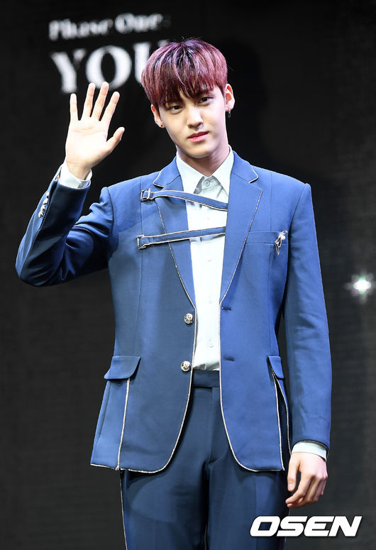 비오브유(B.O.Y) 컴백 쇼케이스가 6일 오후 서울 마포구 홍대 무브홀에서 열렸다.비오브유 송유빈이 포토타임을 갖고 있다. /youngrae@osen.co.kr