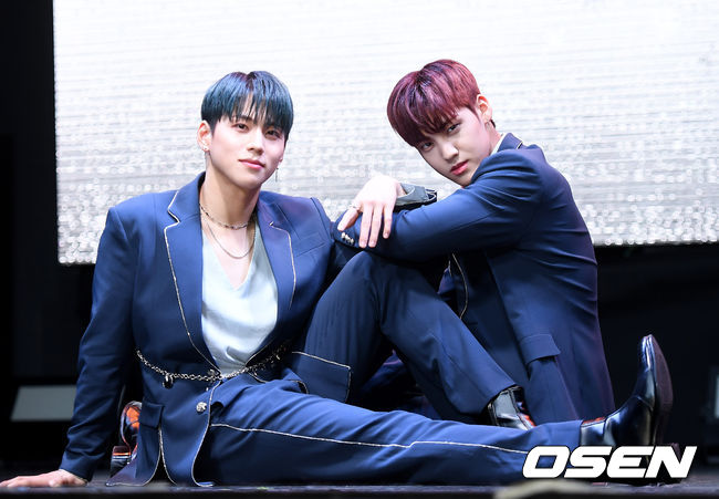 비오브유(김국헌, 송유빈)가 포토타임을 갖고 있다. /youngrae@osen.co.kr