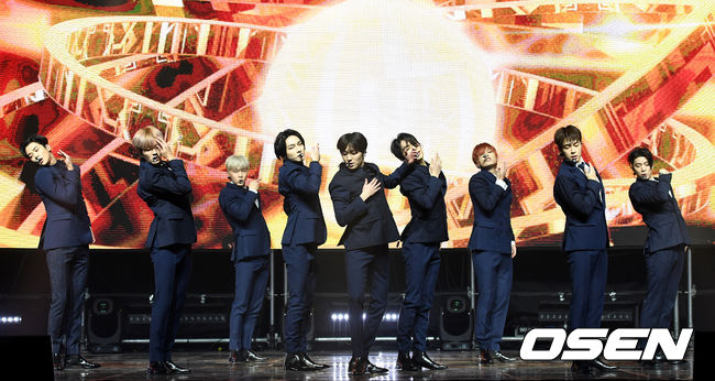 SF9이 타이틀곡 ‘굿 가이’(Good Guy) 무대를 펼치고 있다. /dreamer@osen.co.kr