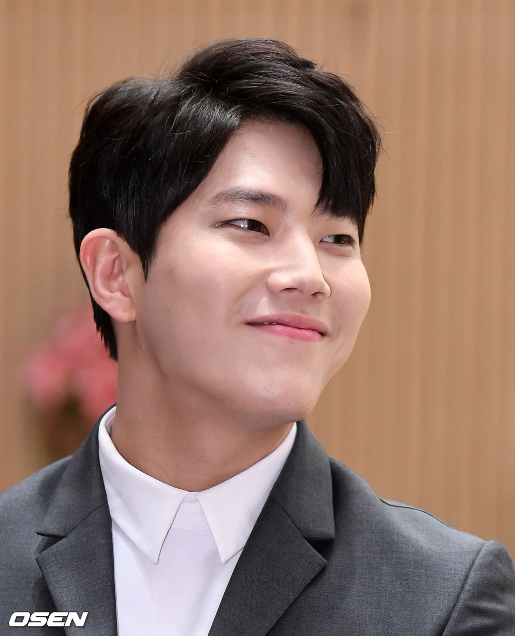 20일 오후 서울 목동 SBS에서 열린 SBS 새 수목드라마스페셜 '이판사판'(극본 서인/ 연출 이광영) 제작발표회에서 배우 동하가 참석해 포즈를 취하고 있다. /jpnews@osen.co.kr