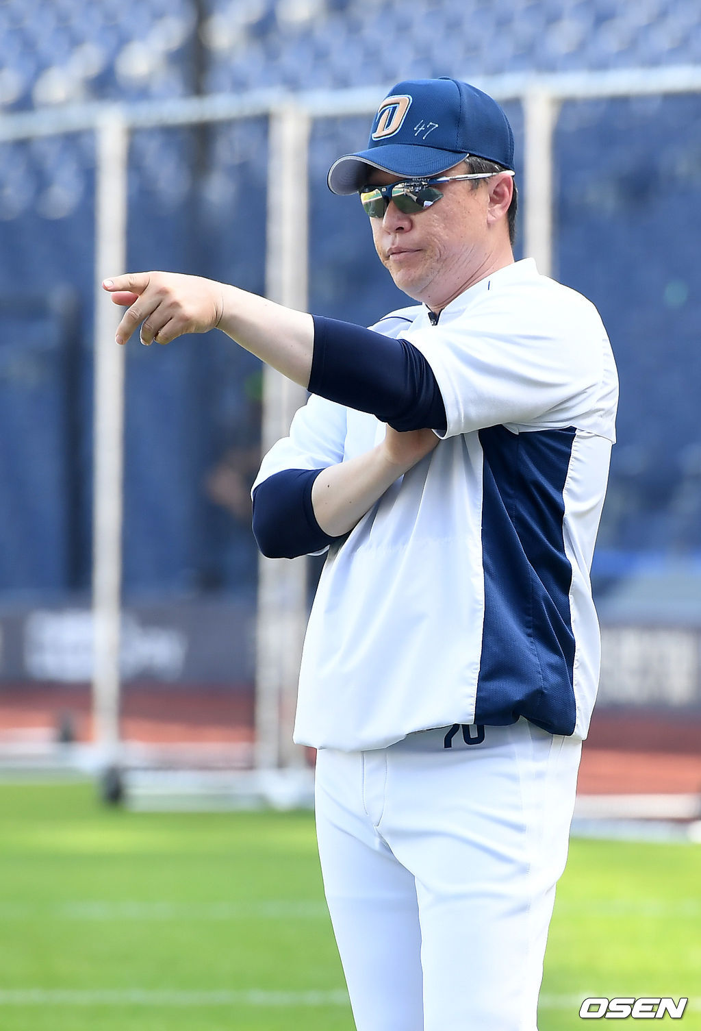 NC 이동욱 감독이 훈련 중인 지시를 내리고 있다./rumi@osen.co.kr