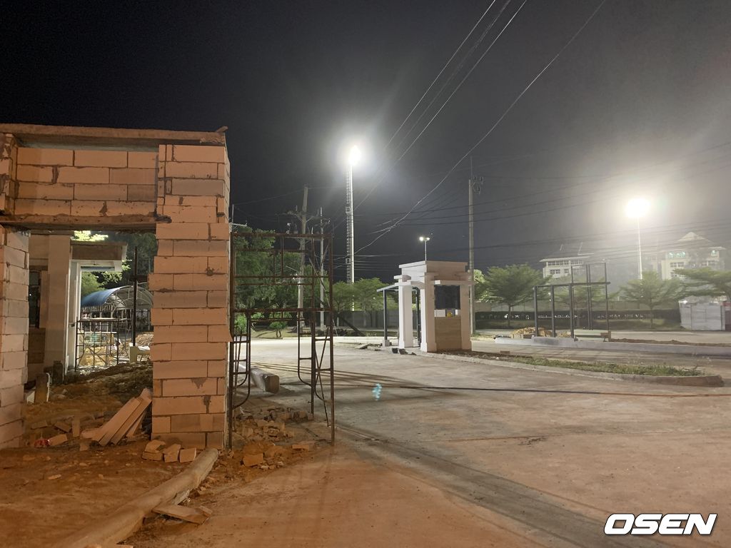 라자밧대 훈련장 부근 공사장.