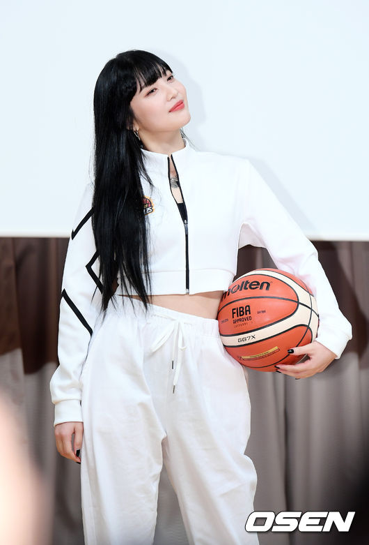 그룹 레드벨벳(Red Velvet) 조이가 포즈를 취하고 있다. /cej@osen.co.kr