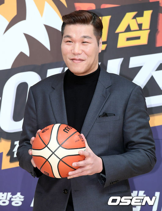 9일 오후 서울 양천구 목동 SBS 에서 SBS 새 예능 ‘진짜 농구, 핸섬타이거즈’ 제작발표회가 열렸다.방송인 서장훈이 포즈를 취하고 있다. /cej@osen.co.kr