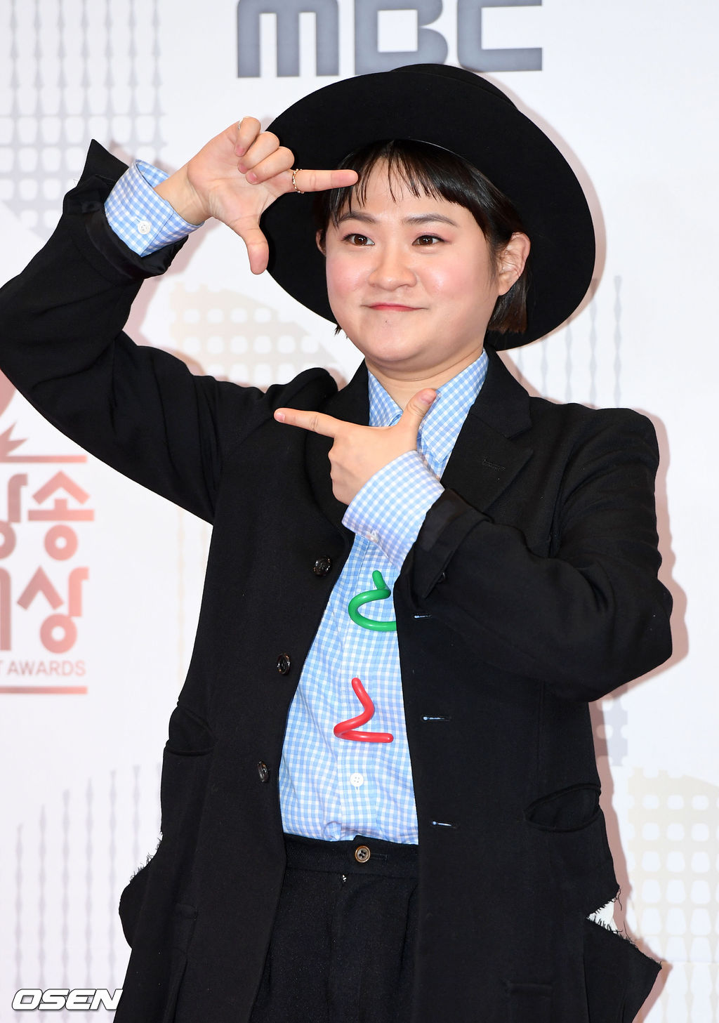 방송인 김신영이 29일 오후 서울 상암동 MBC에서 열린 '2018 MBC 방송연예대상' 레드카펫 행사에 참석해 포토타임을 하고 있다. /dreamer@osen.co.kr