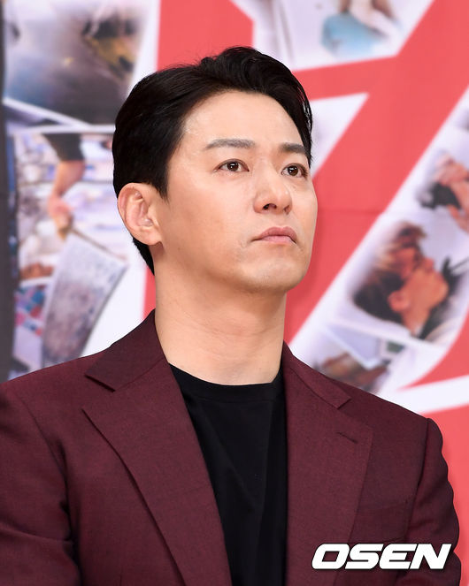 6일 오후 서울 목동SBS에서 SBS 수목드라마 '빅이슈' 제작발표회가 열렸다.배우 주진모가 취재진의 질문을 듣고 있다./sunday@osen.co.kr
