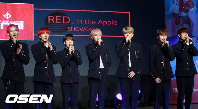 그룹 ENOi(이엔오아이)의 첫 번째 미니앨범 ‘레드 인 디 애플(Red in the Apple)’ 발매 기념 쇼케이스가 13일 오후 서울 강남구 일지아트홀에서 열렸다.그룹 ENOi가 인사를 하고 있다. /cej@osen.co.kr