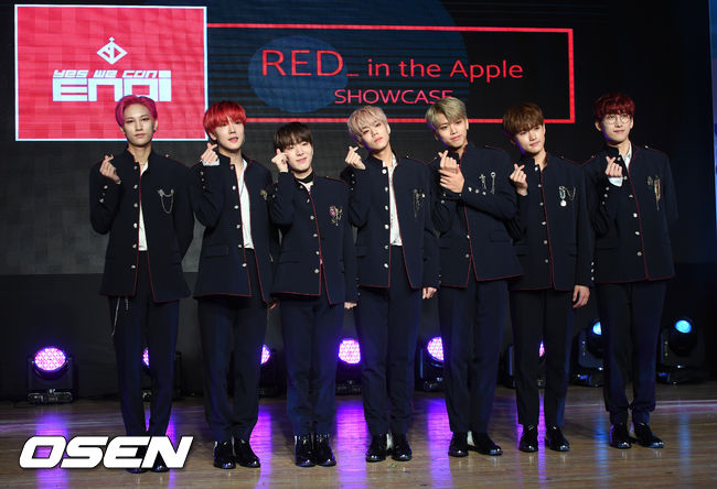 그룹 ENOi(이엔오아이)의 첫 번째 미니앨범 ‘레드 인 디 애플(Red in the Apple)’ 발매 기념 쇼케이스가 13일 오후 서울 강남구 일지아트홀에서 열렸다.그룹 ENOi가 포즈를 취하고 있다. /cej@osen.co.kr