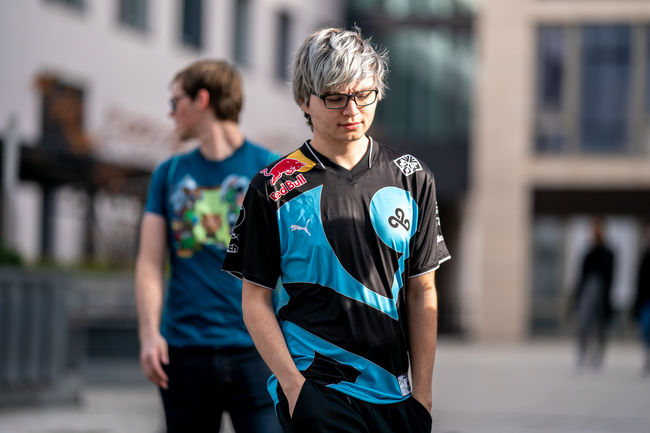 라이엇 게임즈 플리커.