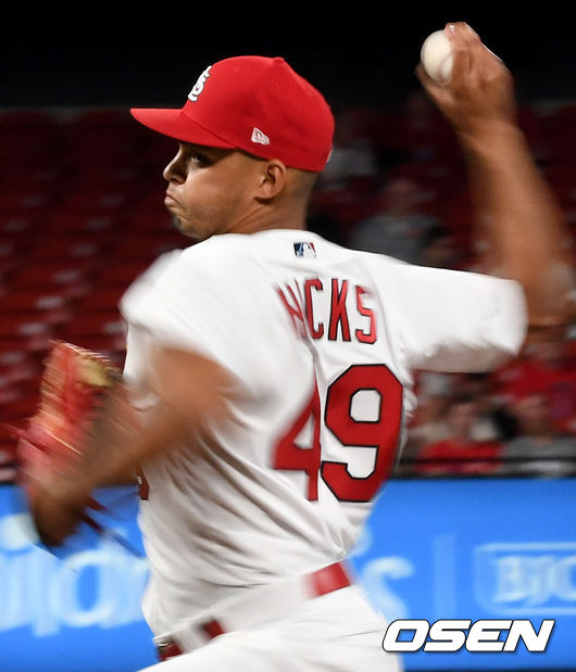 9회초 마운드에 오른 세인트루이스 투수 조던 힉스가 힘차게 공을 뿌리고 있다. /dreamer@osen.co.kr