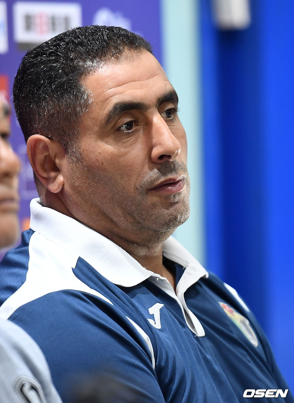 요르단 아메드 아부 이스마일 감독이 질문을 듣고 있다. /youngrae@osen.co.kr