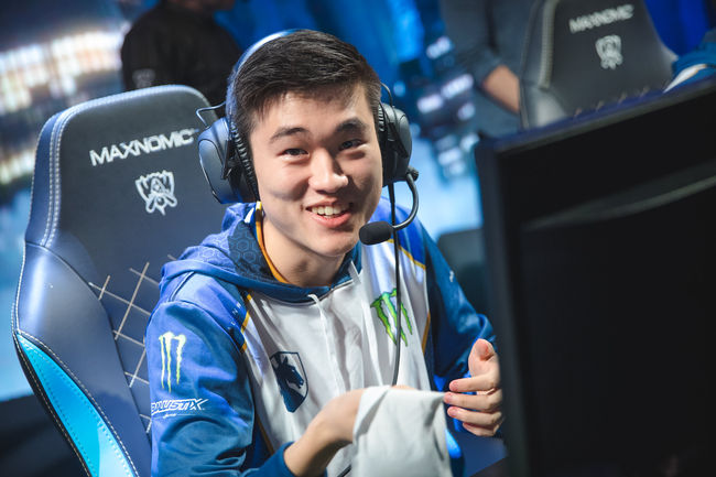 라이엇 게임즈 플리커.