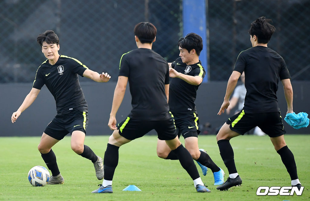 선수들이 훈련을 하고 있다. /youngrae@osen.co.kr 