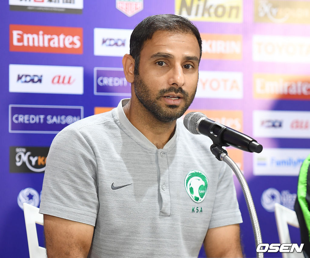 25일 오후 태국 라자망갈라 스타디움에서 '2020 아시아축구연맹(AFC) U-23 챔피언십' 결승전 사우디 아라비아의 기자회견이 진행됐다.사우디아라비아 알셰흐리 감독이 질문에 답변하고 있다. /youngrae@osen.co.kr