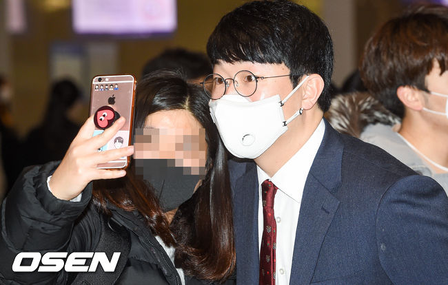 양현종이 팬들과 셀카를 찍고 있다. / soul1014@osen.co.kr