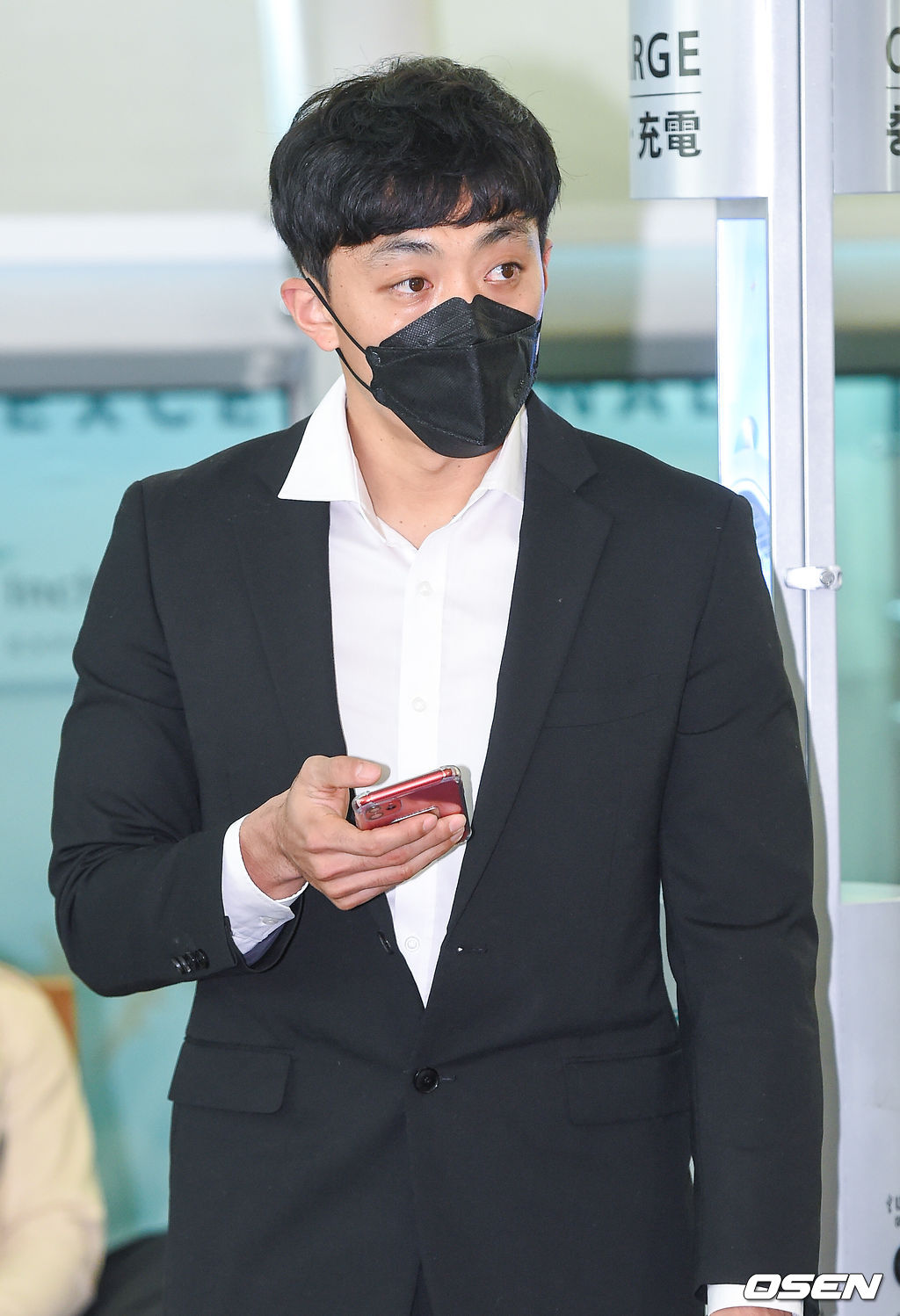 박정음이 출국장으로 이동하고 있다./ soul1014@osen.co.kr