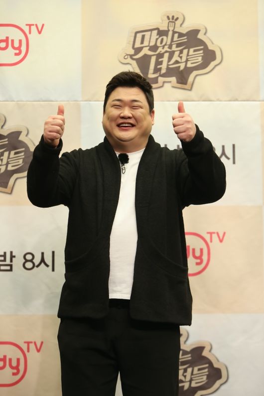 [사진=코미디TV 제공] '맛있는 녀석들' 5주년 기자간담회에 참석한 김준현.