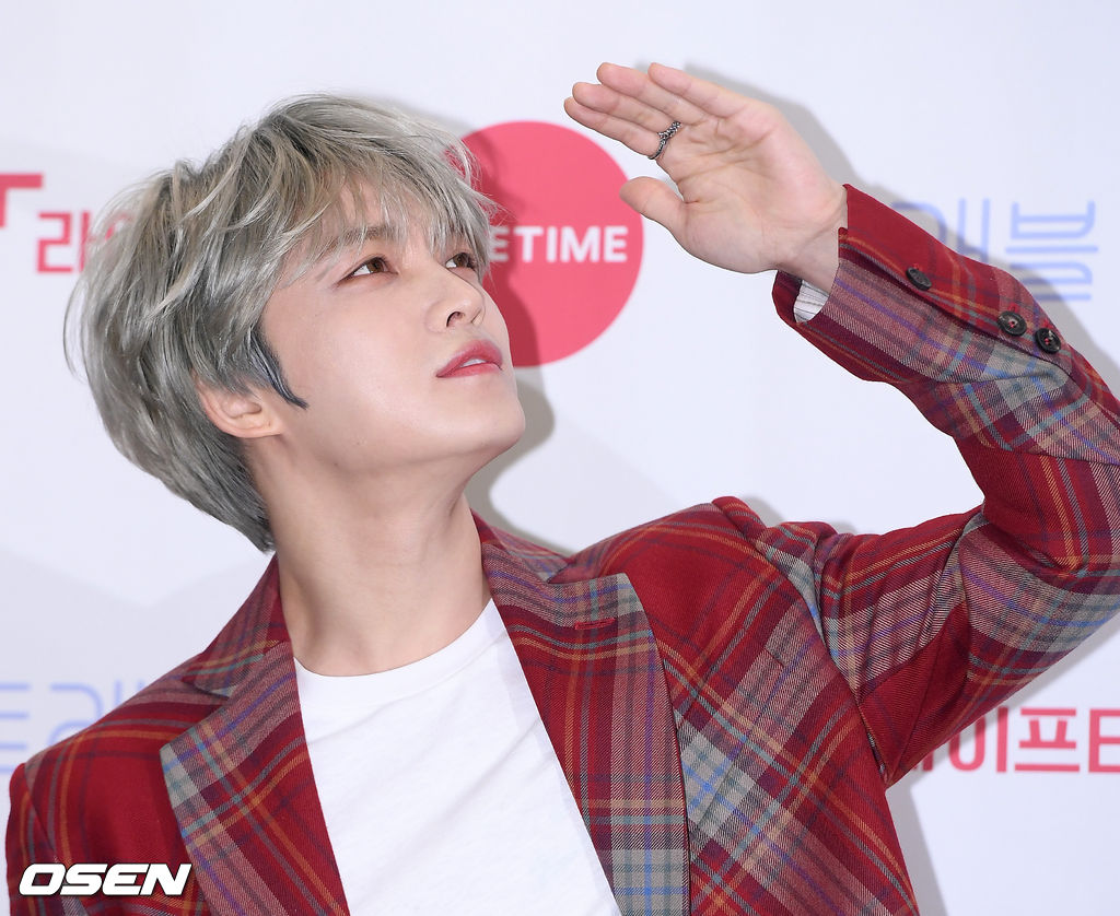 김재중이 행사에 참여하며 포토타임을 갖고 있다. / rumi@osen.co.kr