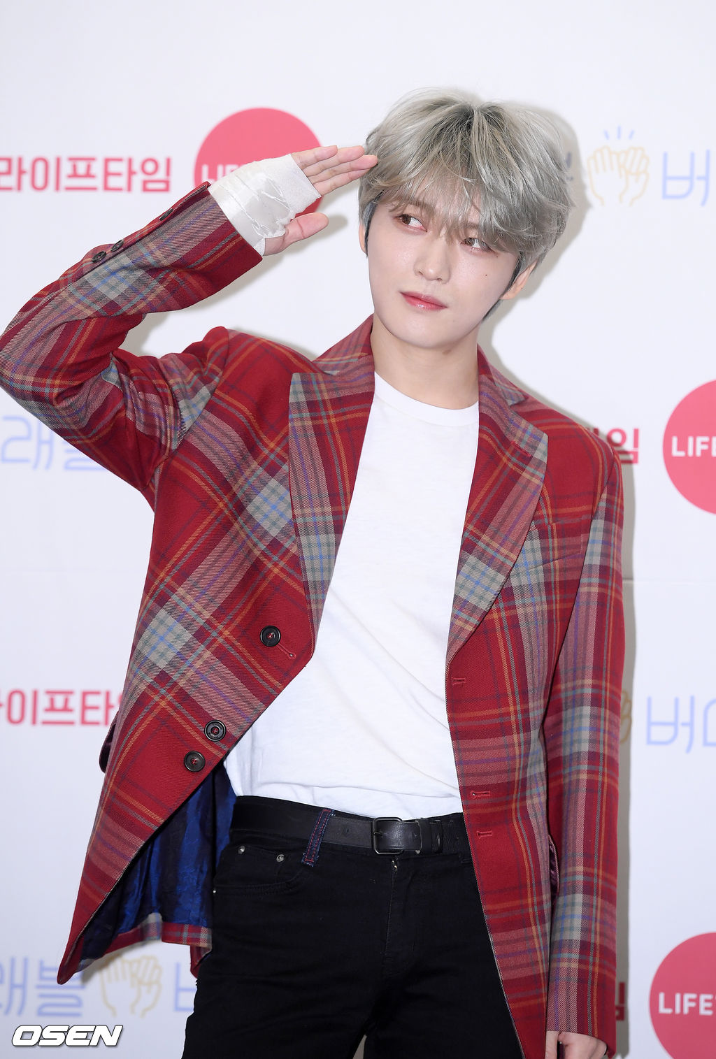 김재중이 행사에 참여하며 포토타임을 갖고 있다. / rumi@osen.co.kr