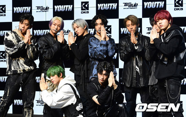 다크비가 포토타임을 하고 있다. /jpnews@osen.co.kr