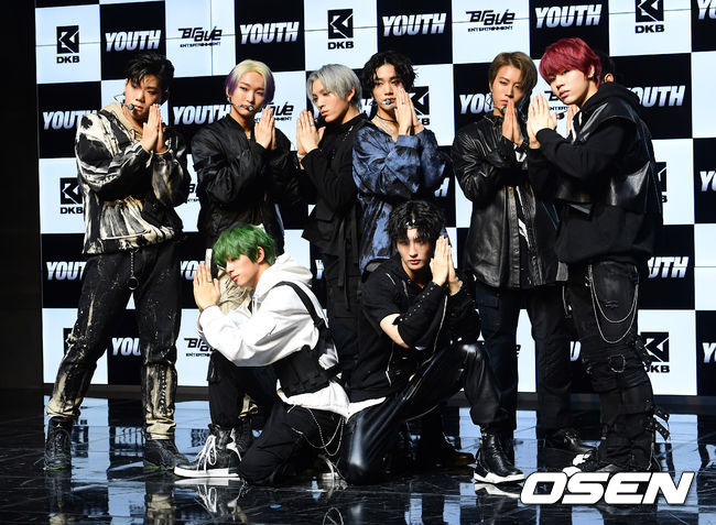 다크비가 포토타임을 하고 있다. /jpnews@osen.co.kr