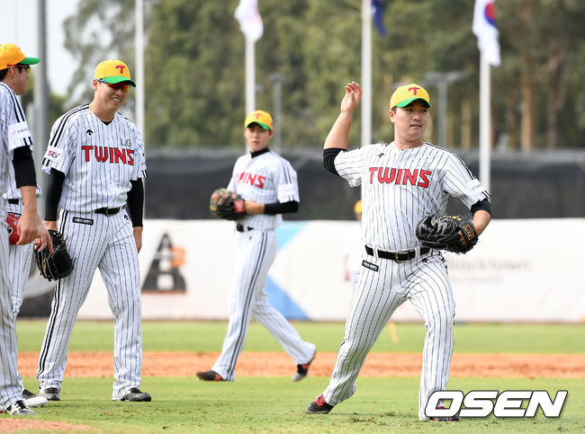 고우석이 수비 훈련을 하고 있다. /sunday@osen.co.kr