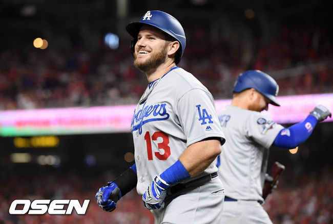 7일(한국시간) 미국 워싱턴 D.C. 내셔널스 파크에서  2019 MLB 포스트시즌 내셔널리그 디비전시리즈(NLDS) 워싱턴 내셔널스와 LA의 다저스의 3차전이 진행됐다.5회초 2사에서 LA 맥스 먼시가 우중월 솔로 홈런을 치고 홈을 밟고 있다. /soul1014@osen.co.kr