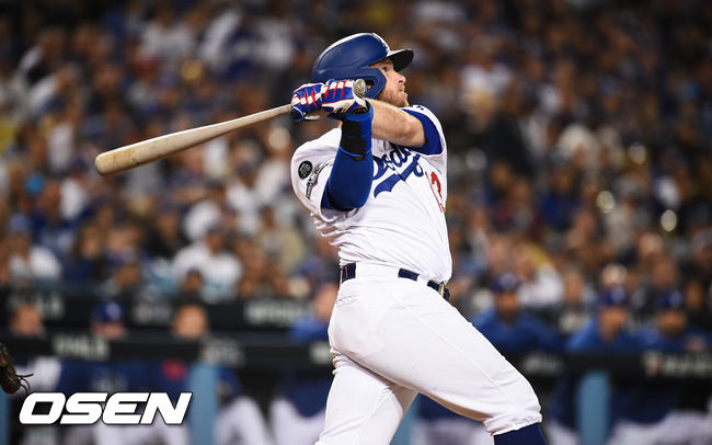 7회말 1사 다저스 먼시가 솔로홈런을 날리고 있다. / soul1014@osen.co.kr