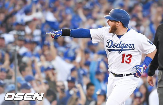 1회말 무사 2루 다저스 먼시가 선취 2점 홈런을 날리고 베이스를 돌고 있다. /soul1014@osen.co.kr
