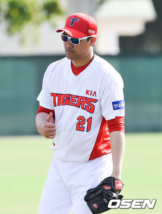 KIA 홍상삼이 캐치볼을 하고 있다. / soul1014@osen.co.kr