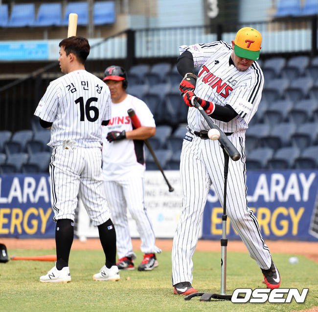 LG 라모스가 타격 훈련을 하고 있다. /sunday@osen.co.krLG 