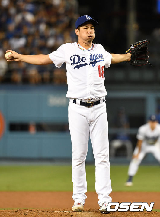4회초 투구를 앞둔 다저스 마에다가 심호흡을 하고 있다. /dreamer@osen.co.kr