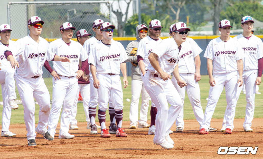 9일 김하성이 주루 훈련을 하고 있다. /spjj@osen.co.kr