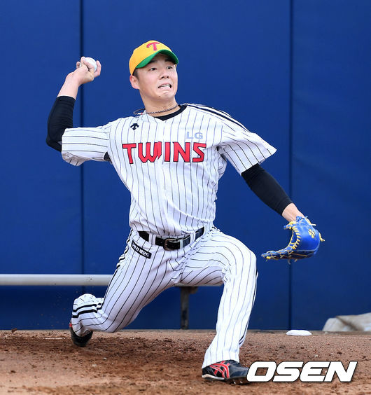 LG 한선태가 불펜 피칭을 하고 있다. /sunday@osen.co.kr