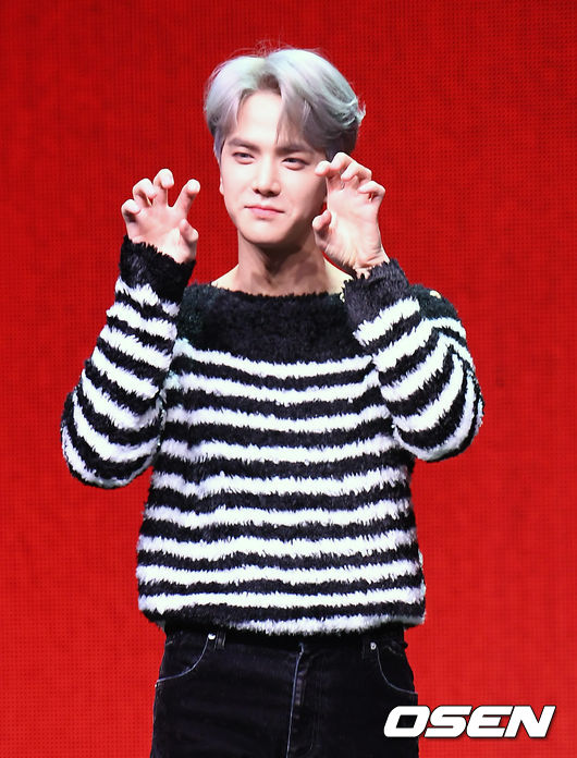 더보이즈 영훈이 포토타임을 갖고 있다. /youngrae@osen.co.kr
