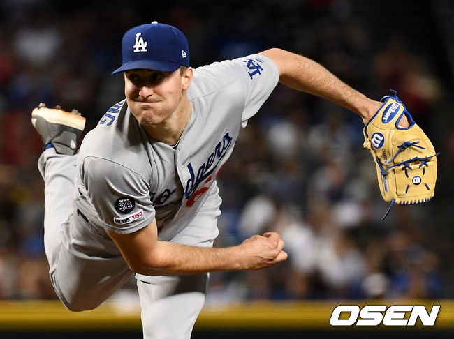 다저스 선발 로스 스트리플링이 힘차게 공을 뿌리고 있다. /dreamer@osen.co.kr