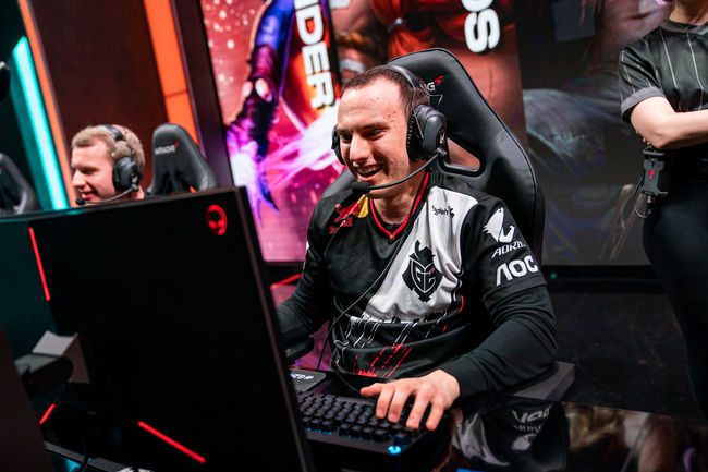 라이엇 게임즈 플리커.