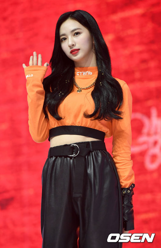 체리블렛 지원이 무대를 앞두고 포토타임을 하고 있다. /dreamer@osen.co.kr