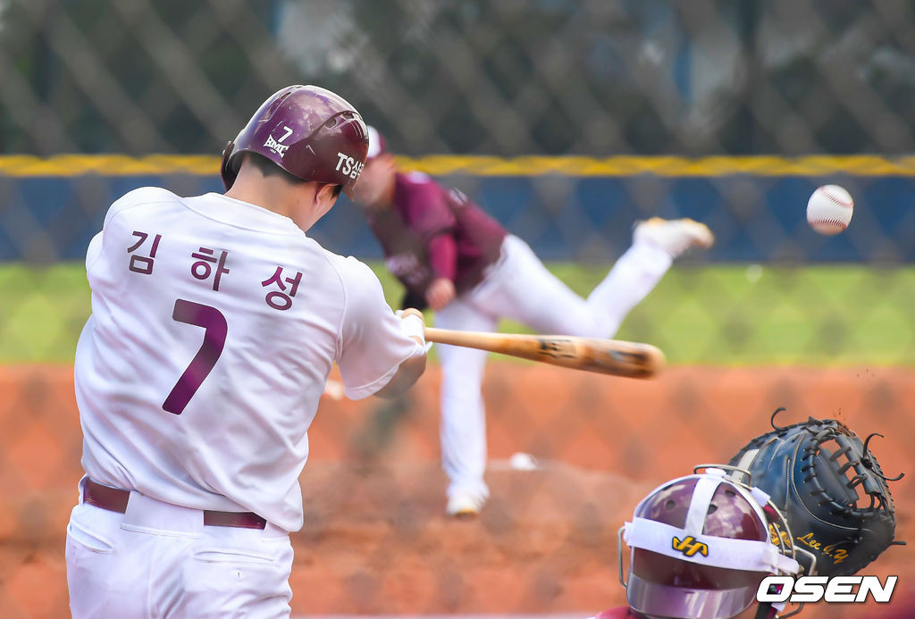 13일 김하성이 윤정현을 상대로 라이브피칭을 하고 있다./spjj@osen.co.kr