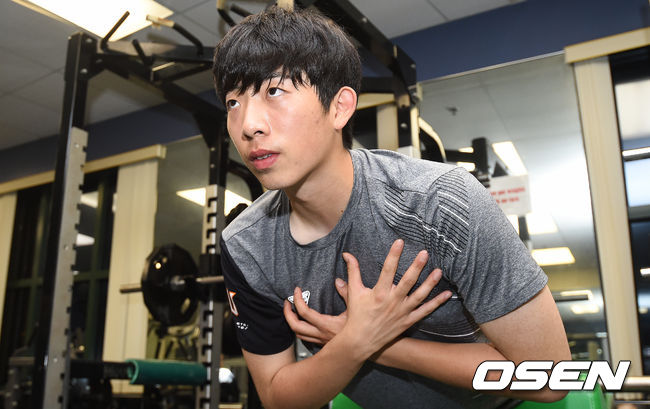 2020년 1차 지명된 오원석이 야간 자율 훈련을 하고 있다. / soul1014@osen.co.kr