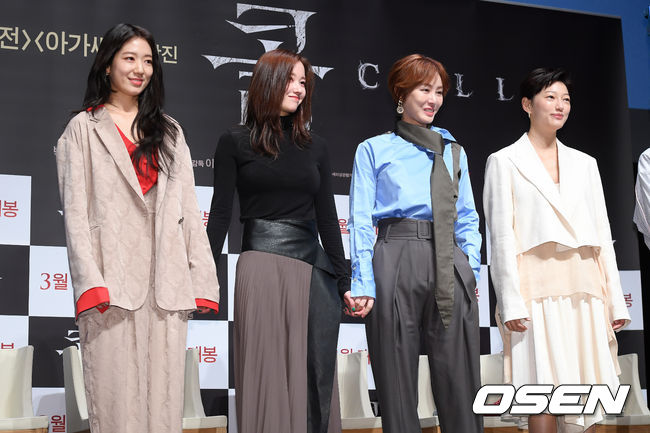 배우 박신혜, 전종서, 김성령, 이엘이 포즈를 취하고 있다. /cej@osen.co.kr