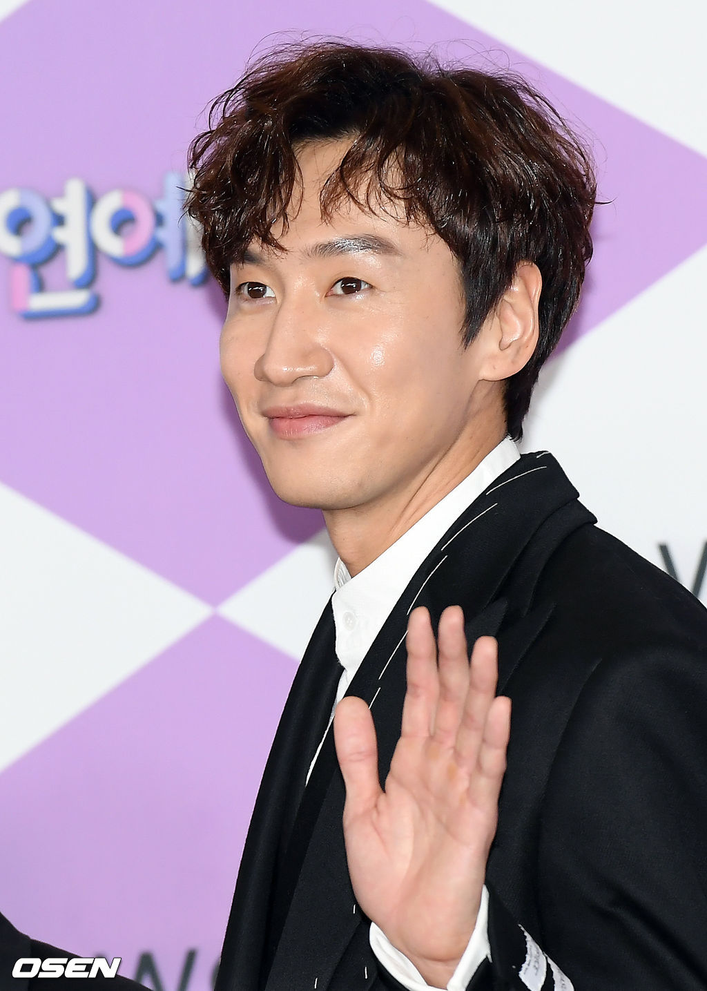 배우 이광수가 포즈를 취하고 있다. /cej@osen.co.kr