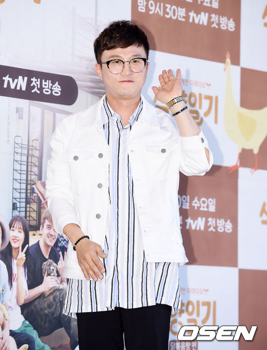 25일 오전 서울 상암동 CJ E&M에서 열린 tvN '식량일기 닭볶음탕 편' 제작발표회에서 개그맨 박성광이 포토타임을 하고 있다. /jpnews@osen.co.kr