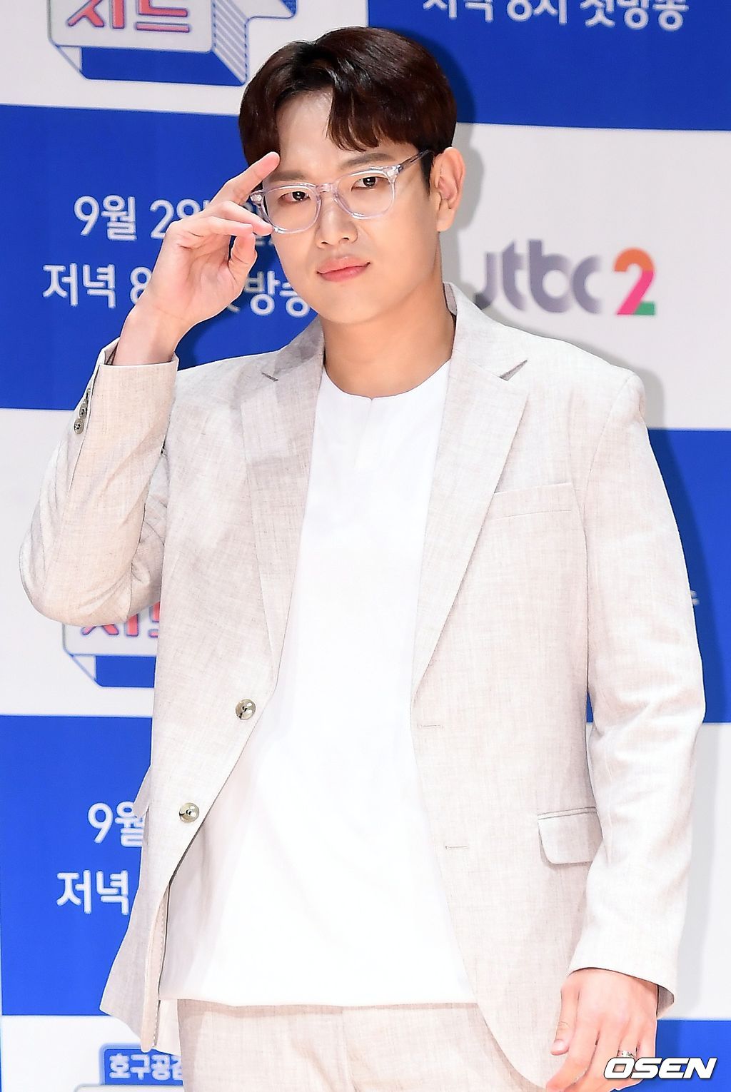 방송인 장성규가 포토타임을 갖고 있다. /youngrae@osen.co.kr