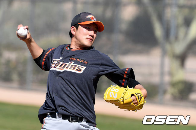 한화 장시환이 21일(한국시간) 자체 홍백전에서 역투하고 있다. /jpnews@osen.co.kr