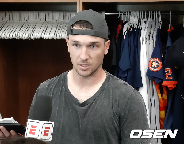 휴스턴 알렉스 브레그먼이 22일 취재진과 인터뷰를 하고 있다. /waw@osen.co.kr