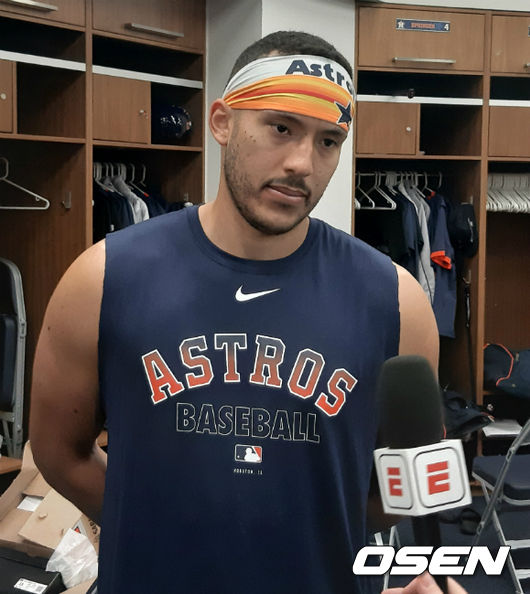 휴스턴 카를로스 코레아가 인터뷰를 하고 있다. /waw@osen.co.kr