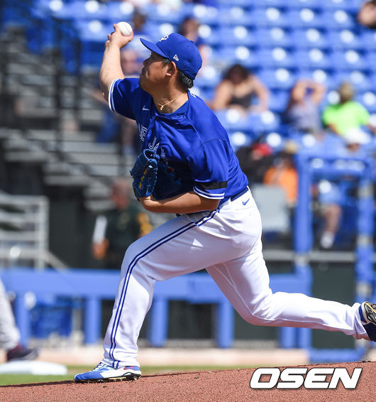 1회초 토론토 선발투수 야마구치가 역투하고 있다 / soul1014@osen.co.kr
