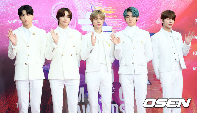 그룹 투모로우바이투게더가 포즈를 취하고 있다. /cej@osen.co.kr